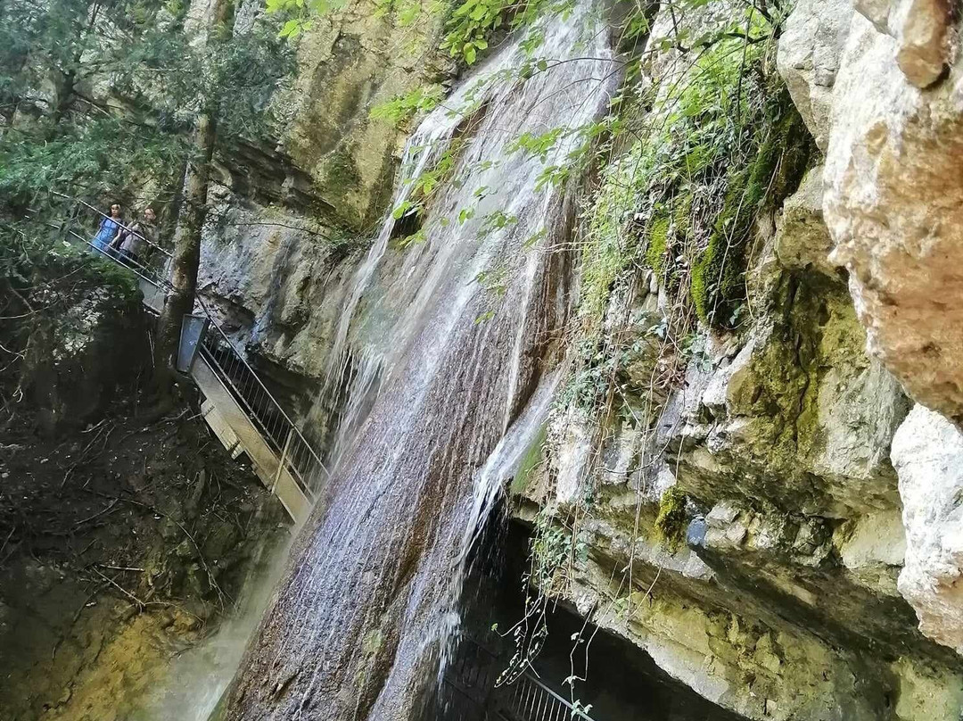 Cascade d'Angon景点图片
