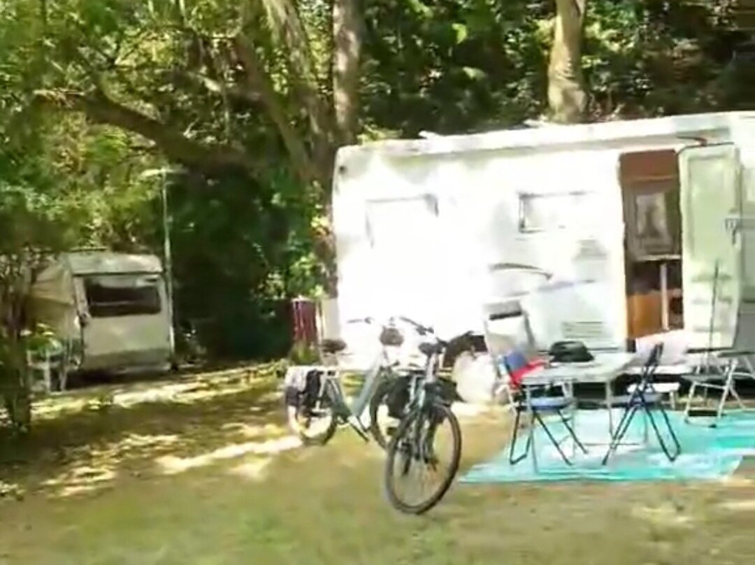 Camping Aire Naturelle Du Grand Pré主图