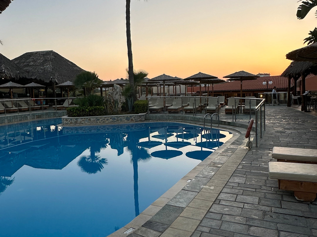 西奥度假村主图