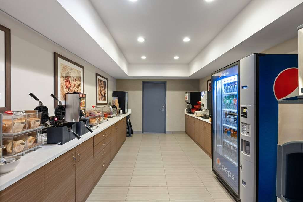 Microtel Inn & Suites by Wyndham Kirkland Lake主图