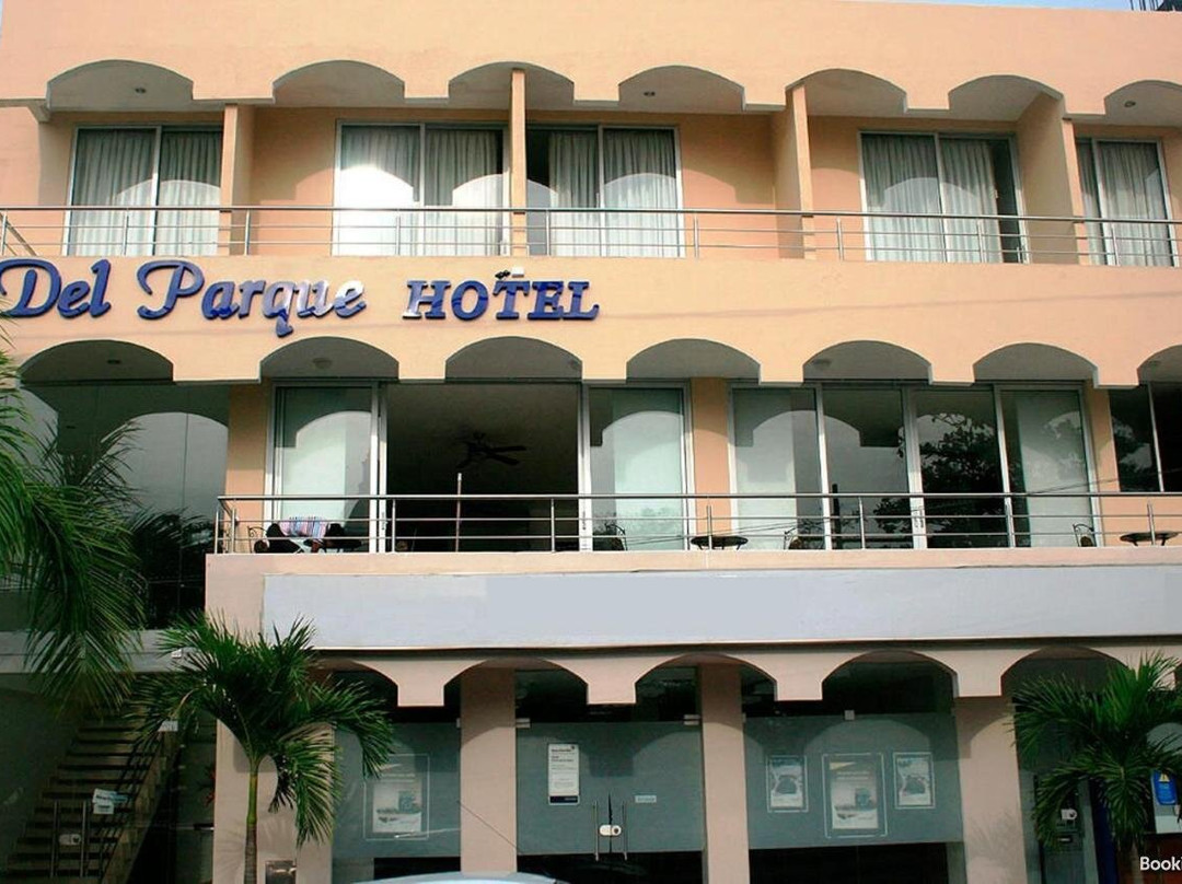 Del Parque Hotel Corozal主图