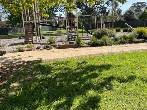 Birch Place Playground-塞尔必去景点