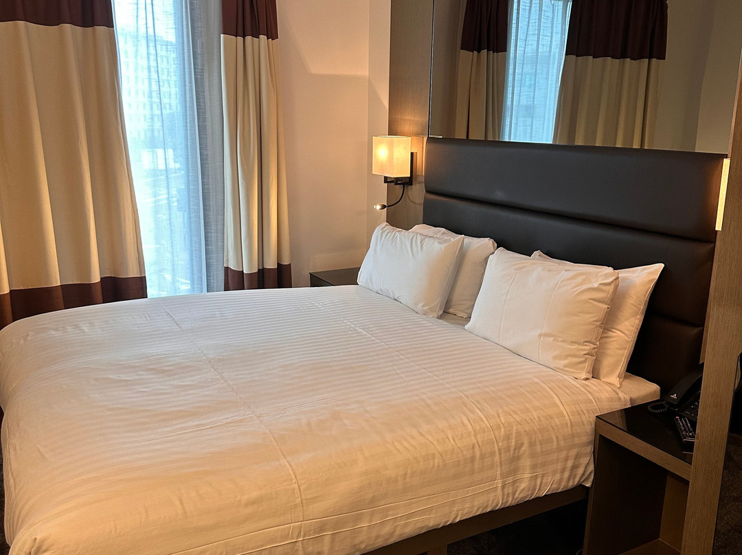 Atrium Hotel Heathrow主图