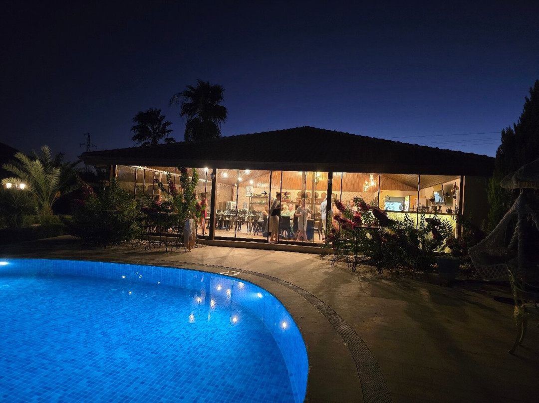 Crescent Park Boutique Otel