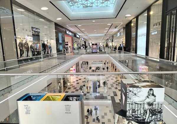 Mega Mall景点图片
