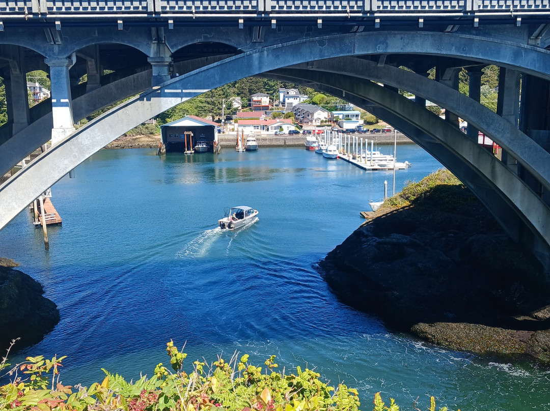 Depoe Bay Bridge-Depoe Bay必去景点