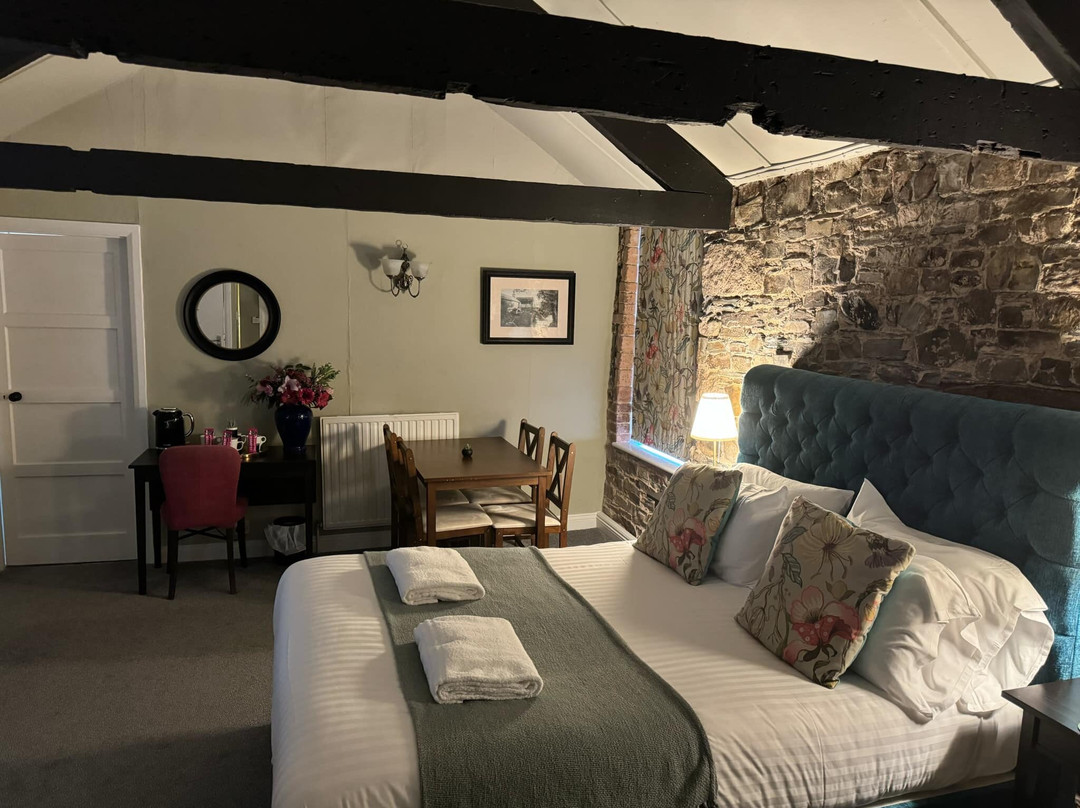 The Fountain Inn And Riverside Restaurant主图