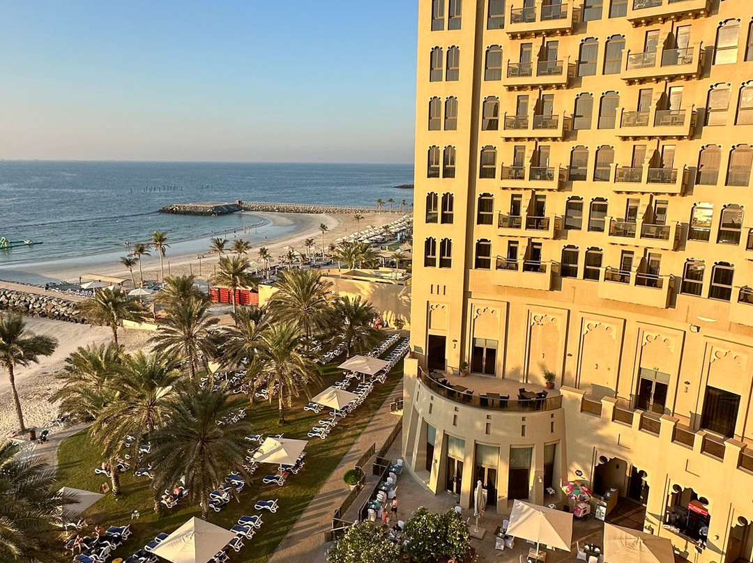 Bahi Ajman Palace Hotel主图