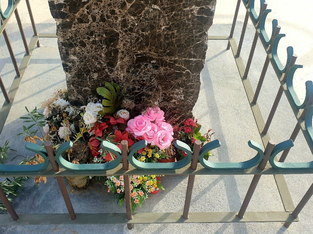 Escultura Vírgen Del Carmen-Los Arenales del Sol必去景点