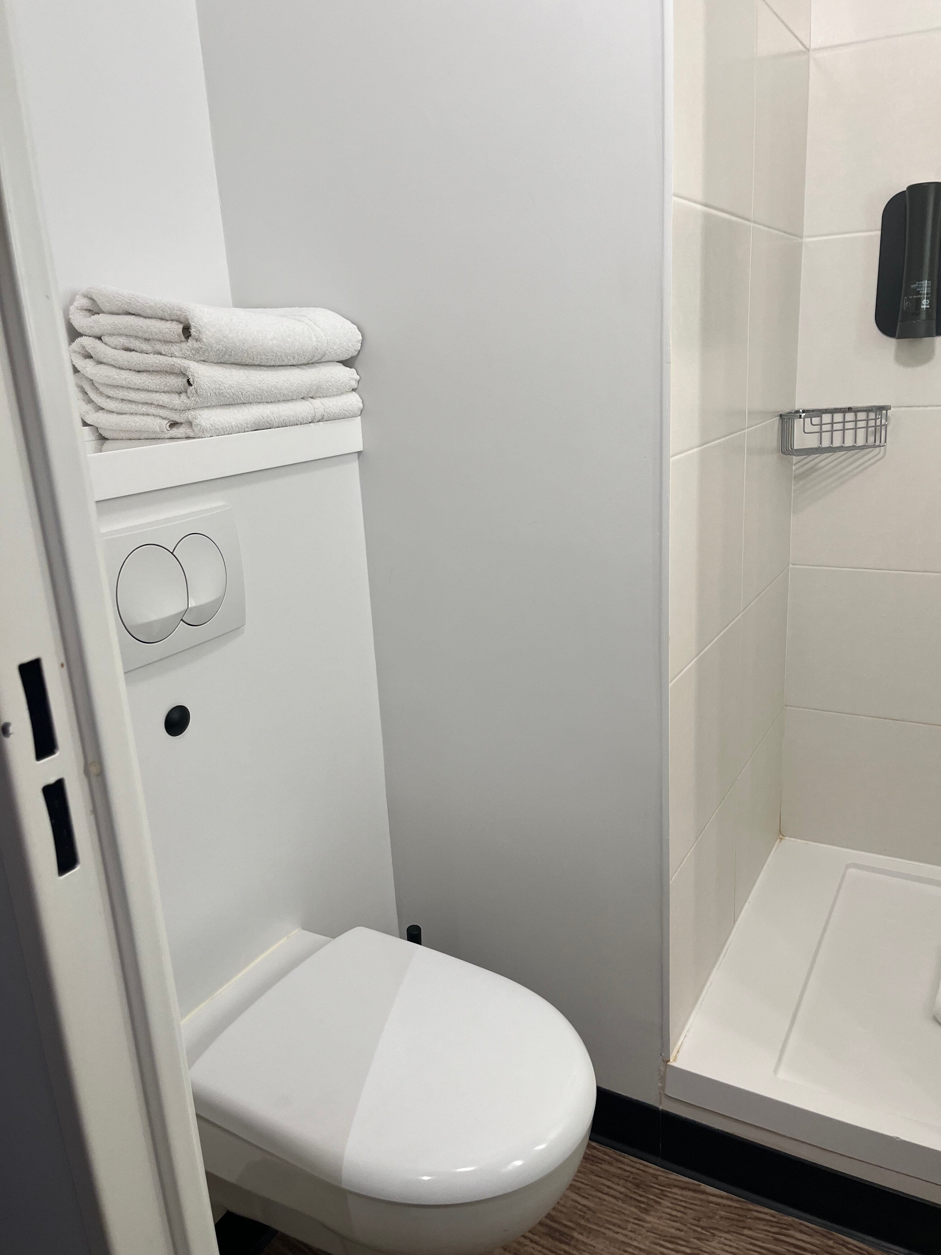B&B Hotel Compiegne-浴室
