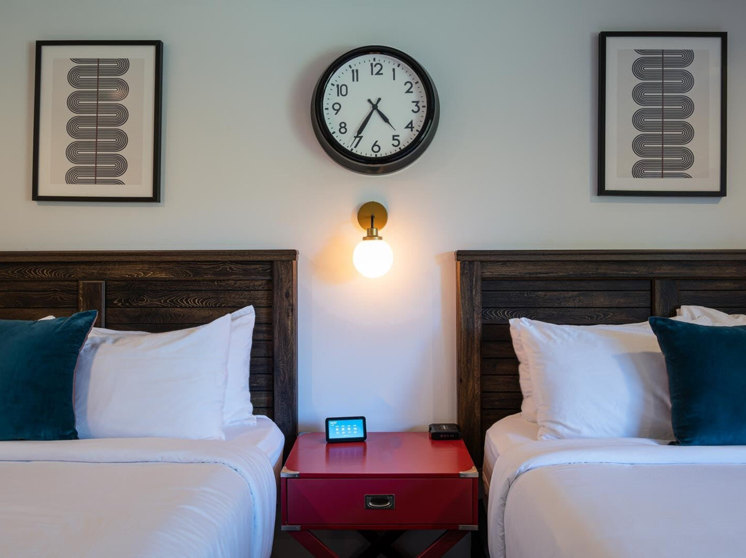 Town House Lodge主图