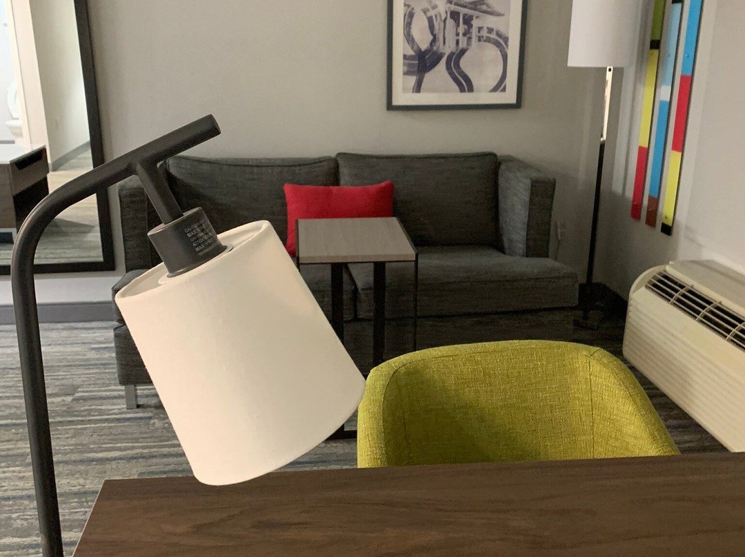 西点希尔顿恒庭旅馆&套房酒店主图