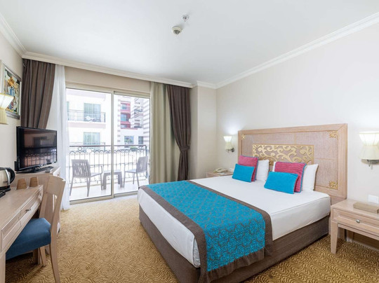 Crystal Family Resort And Spa