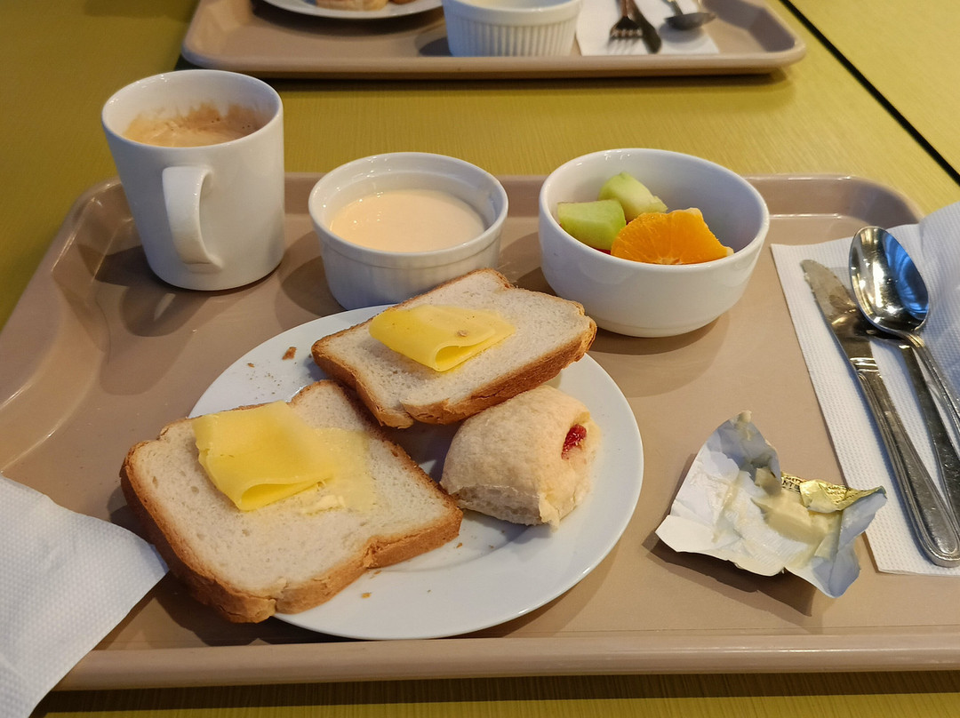 宜必思圣地亚哥拉斯孔德斯酒店主图