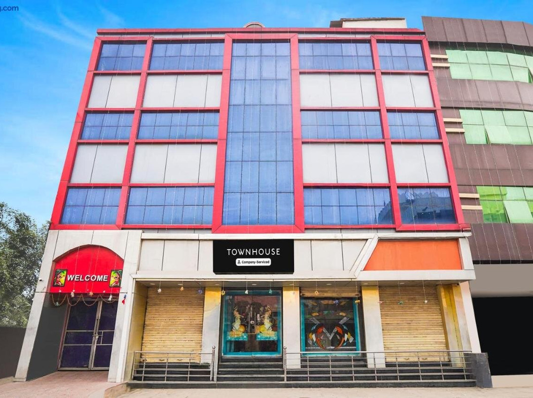 Super Townhouse Butler Road Near Maripur Chowk