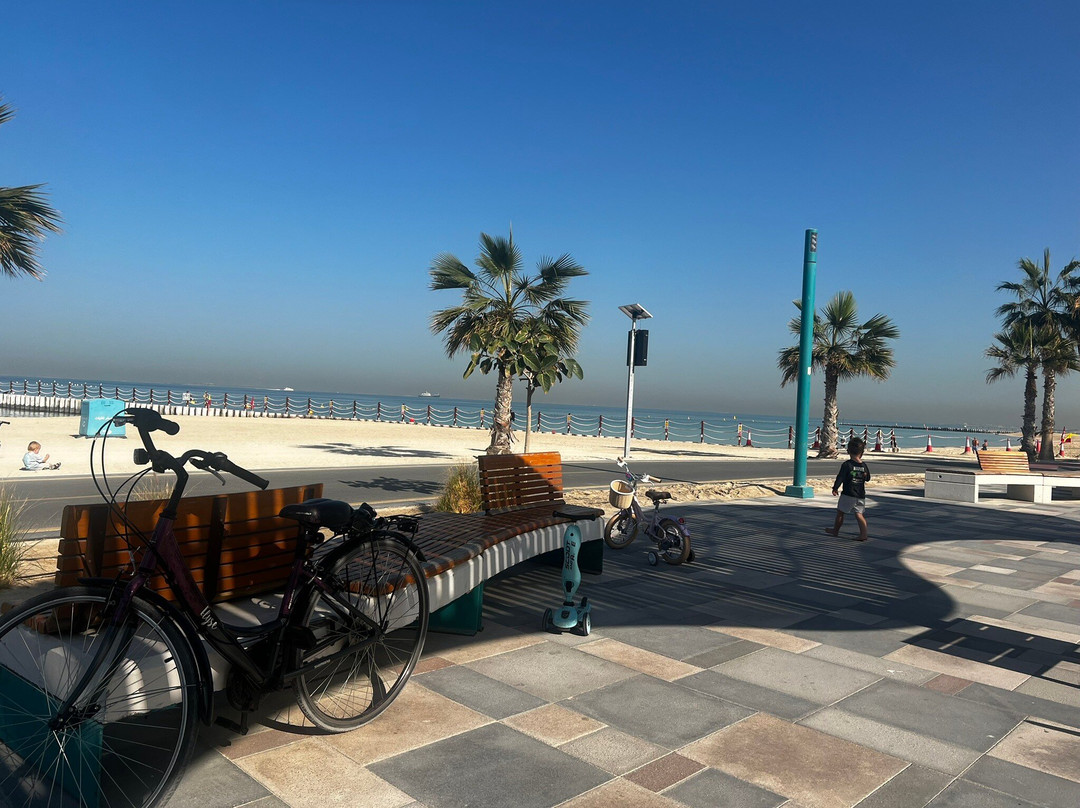 Snuw Pink Beach Cafe