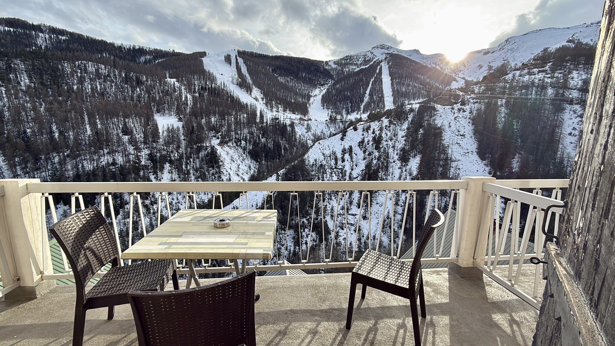 Le Chastellares Hotel-官方
