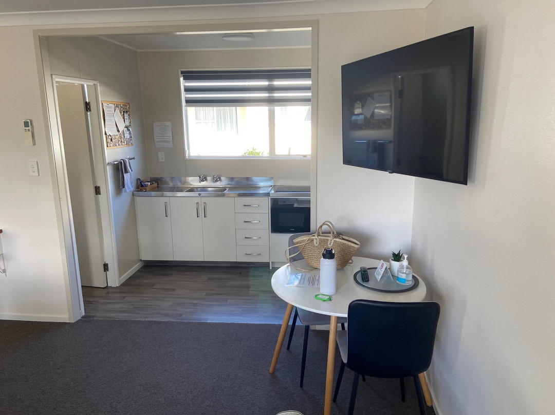 亚丁汽车旅馆主图