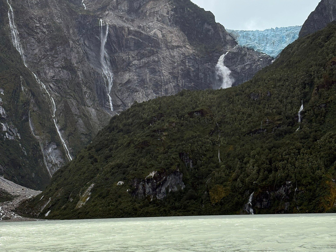 Ventisquero Colgante-Puyuhuapi必去景点
