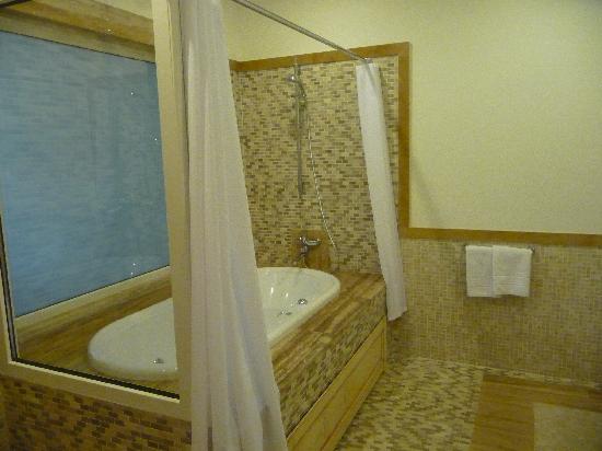 Kaspiy Premium Hotel-浴室