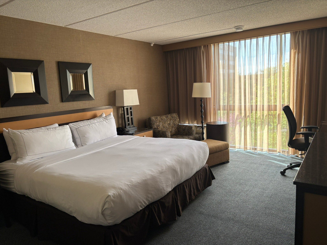 DoubleTree by Hilton Hotel Chicago - Arlington Heights主图