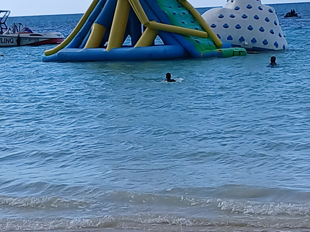 876 Beach Club-法尔茅斯必去景点