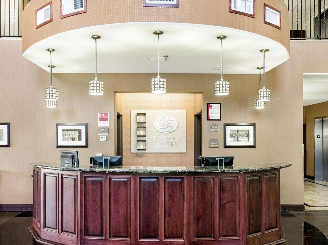 Comfort Suites Topeka Northwest