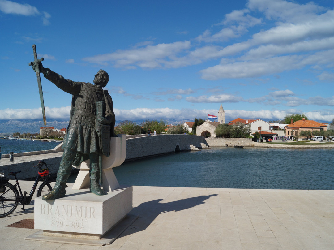 Stone Bridge and the Old Gate-Nin必去景点