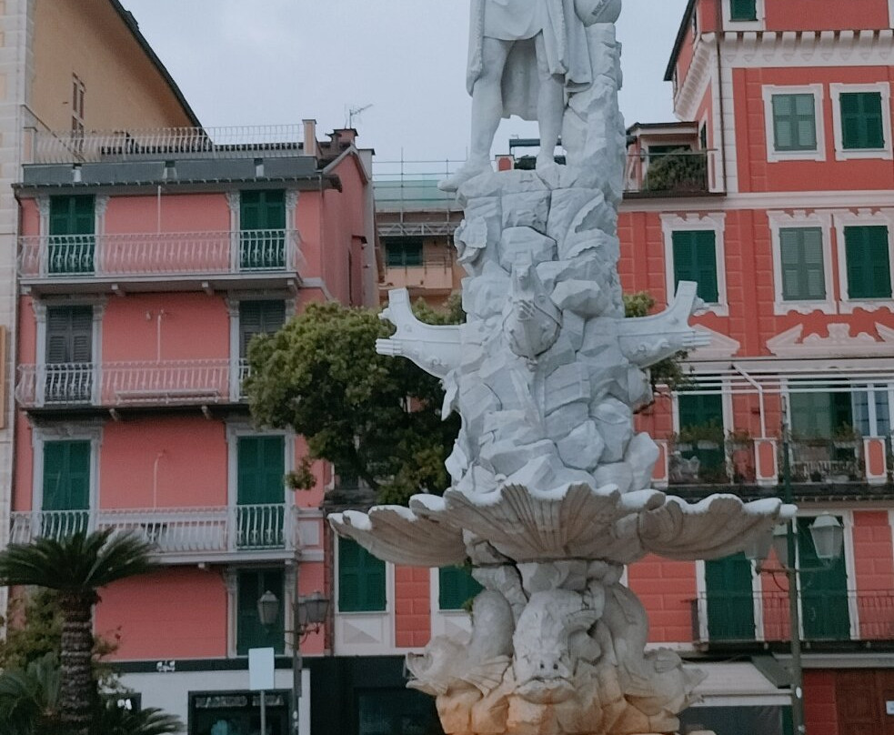 Monumento A Cristoforo Colombo-圣马尔盖里塔利古雷必去景点