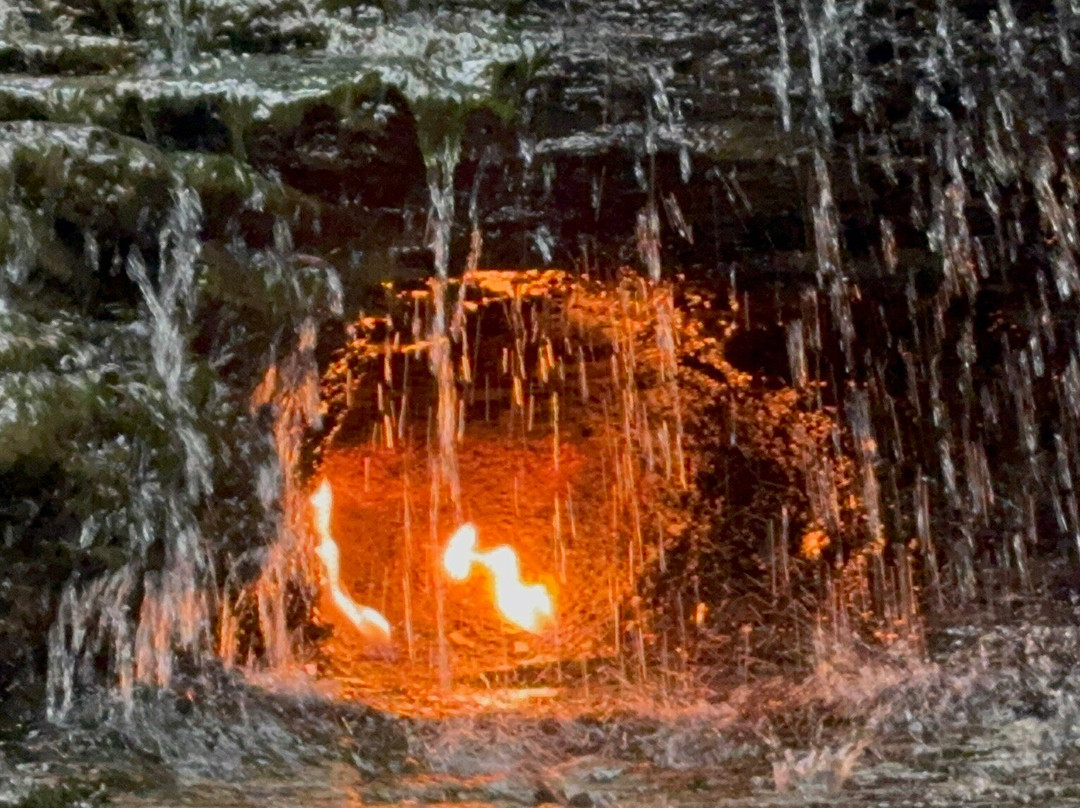 Eternal Flame Falls景点图片