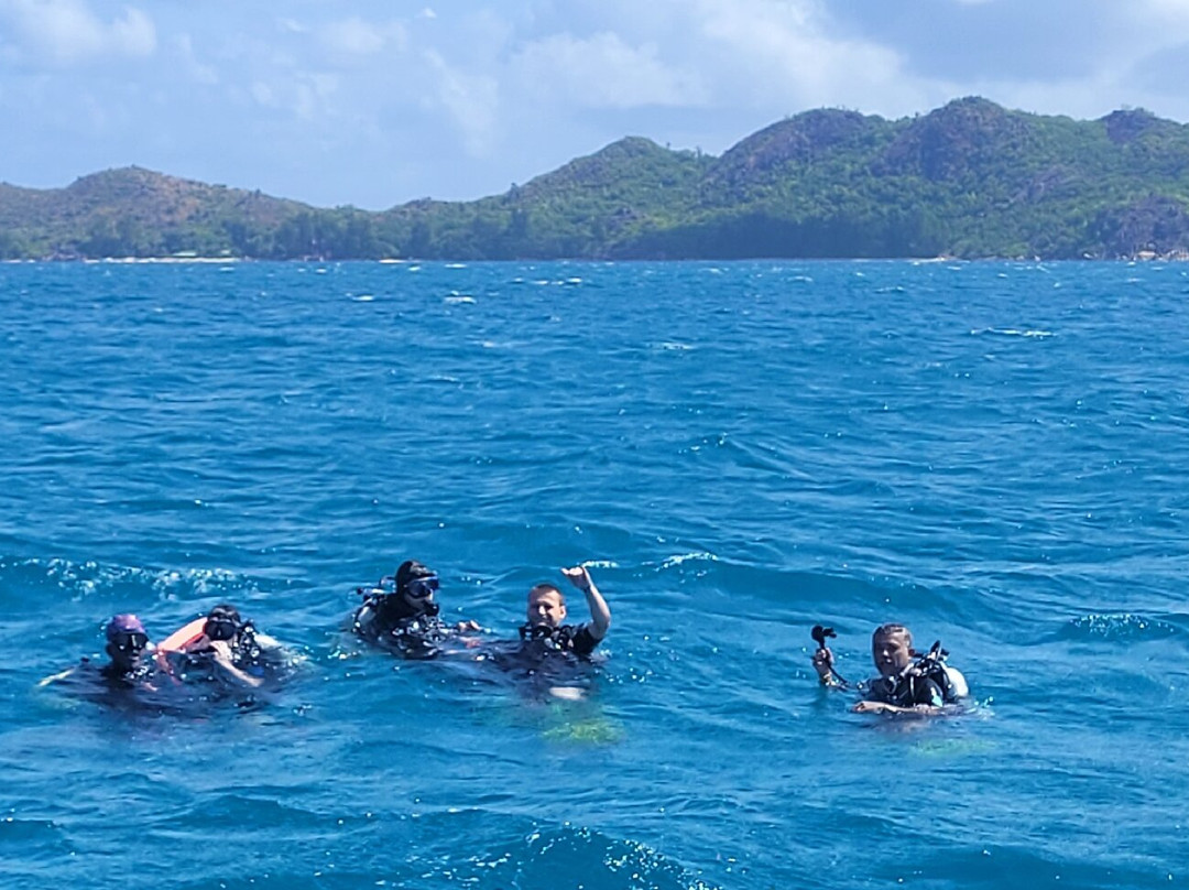 Praslin Pro Divers-普拉兰岛必去景点