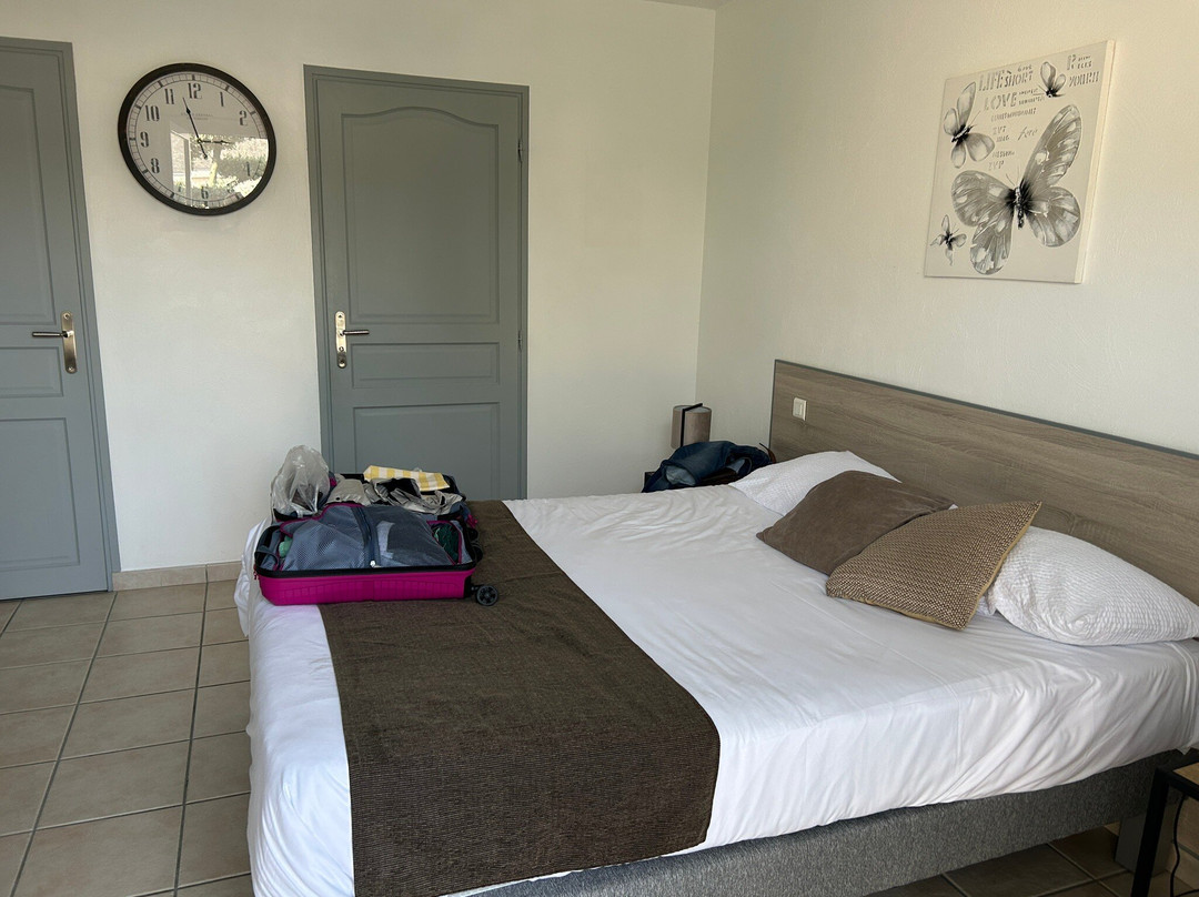 Logis Hôtel l'Oliveraie主图