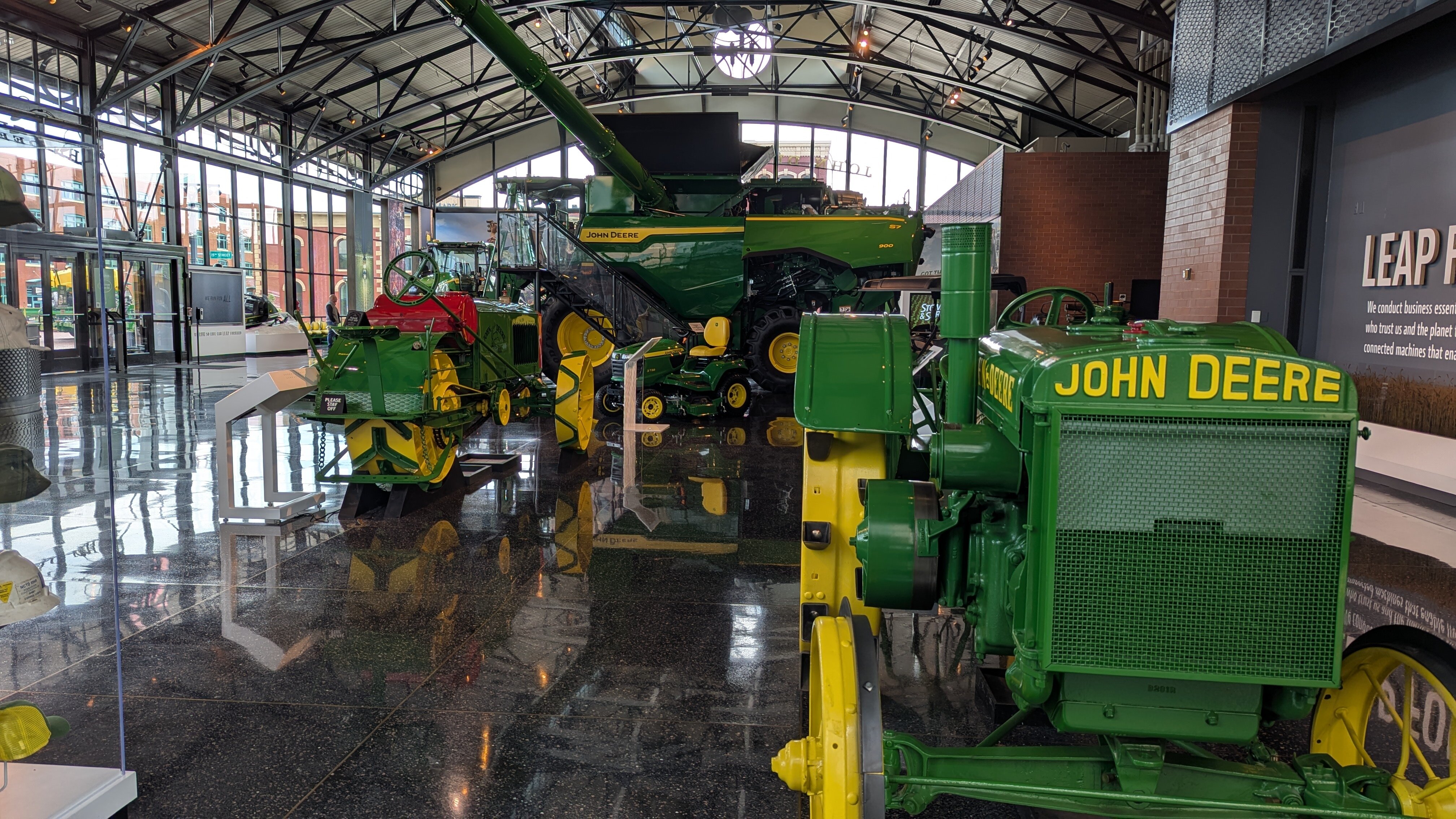 Wyndham Moline on John Deere Commons-浴室