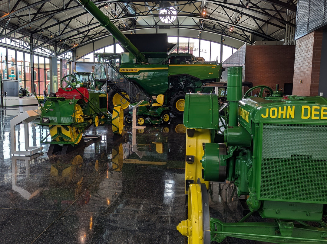 Wyndham Moline on John Deere Commons主图
