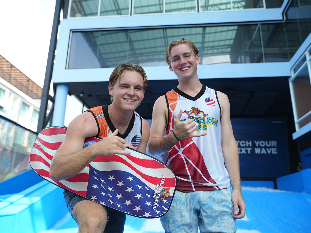 Hotel Clover Patong Phuket主图