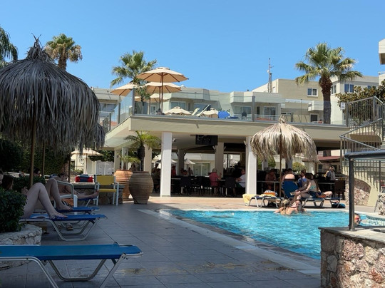 Poseidonia Hotel Apartments主图