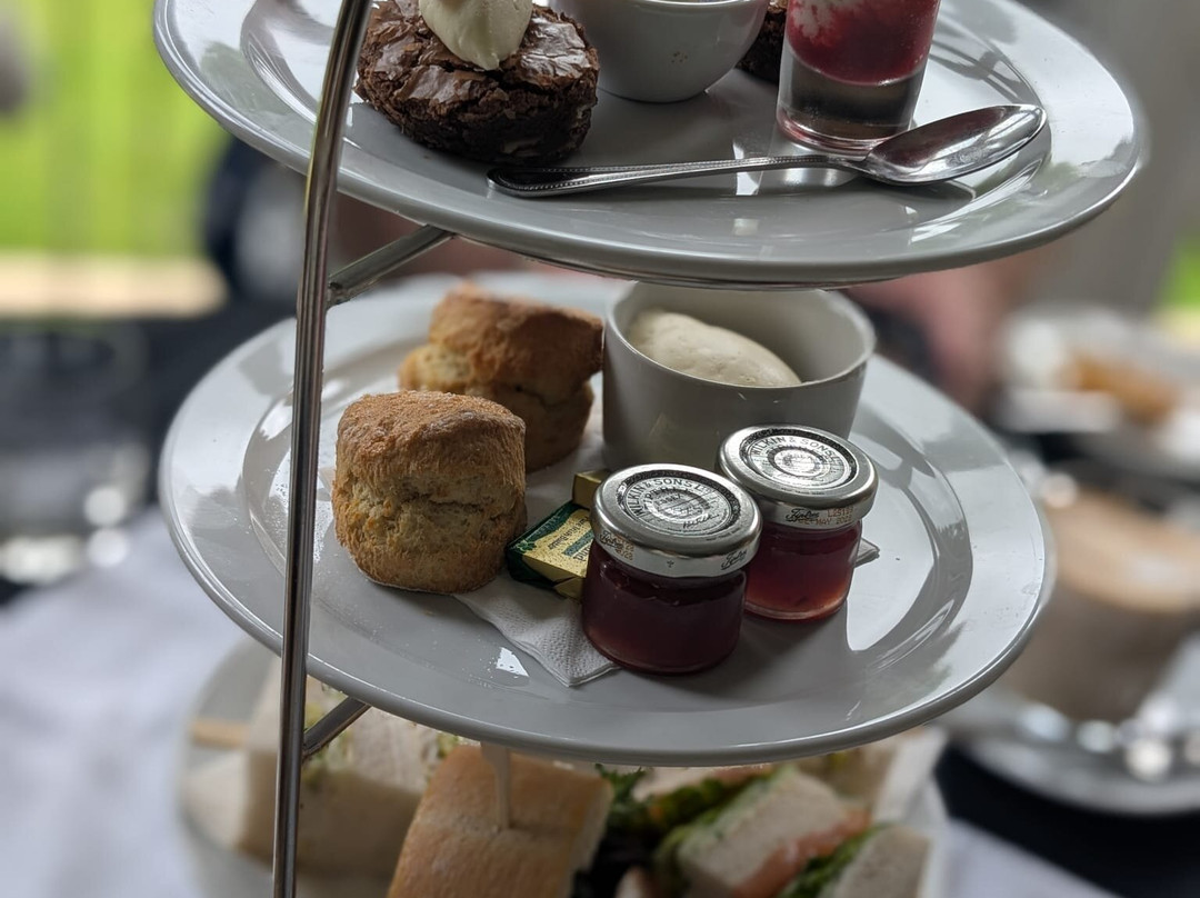 阿斯特利河畔酒店主图