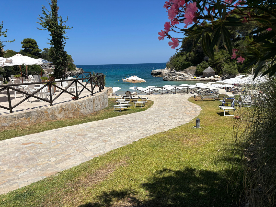 奥特朗托乐查勒海滩度假酒店主图