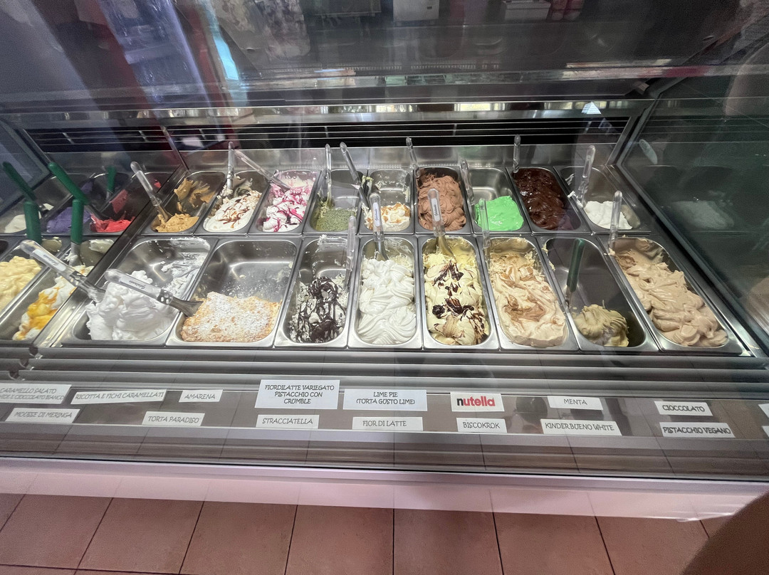 Gelateria Buddineria Yogurteria Gelatando