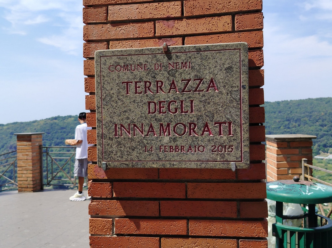 Terrazza degli innamorati-Nemi必去景点