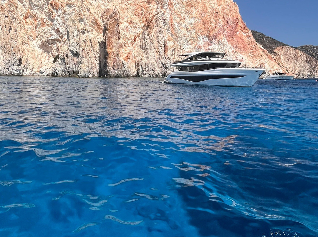 Aquatta Yachts-Adamas必去景点