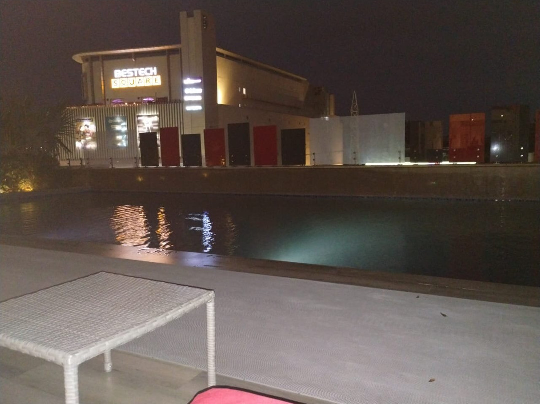 Radisson RED Chandigarh Mohali主图