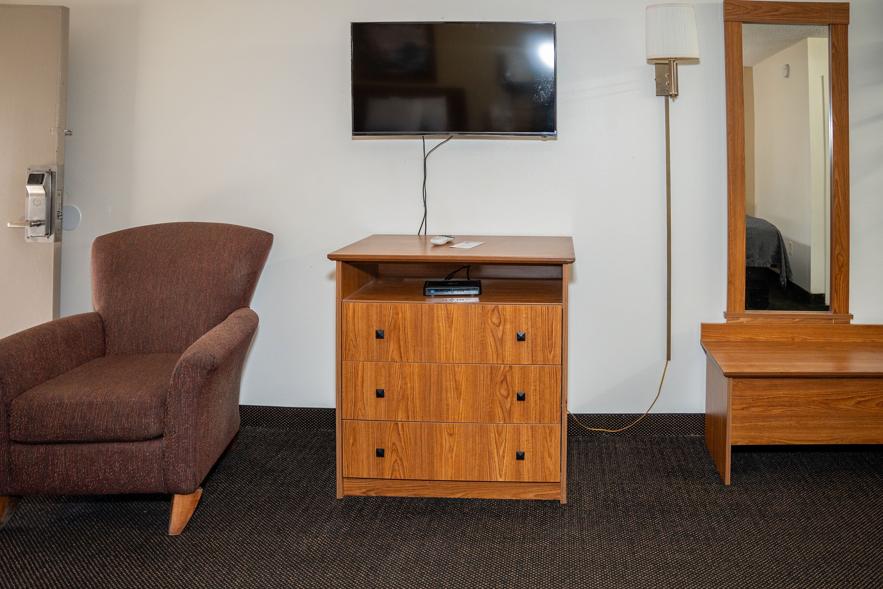 Value Inn - Livonia-客卧