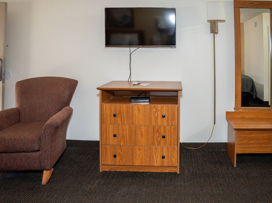 Value Inn - Livonia主图