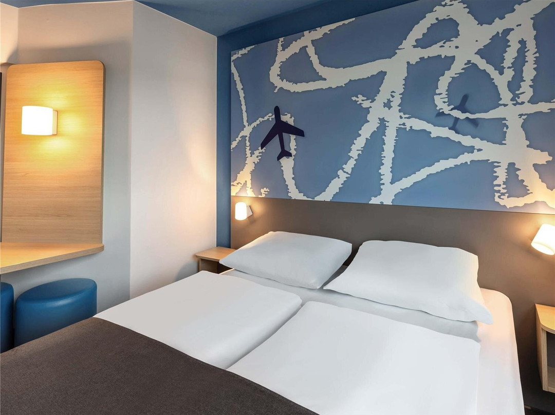 法兰克福哈恩机场B&B酒店主图