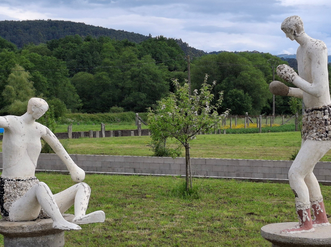 Esculturas de Manuel Erosa ( o palomo))-Caldas de Reis必去景点