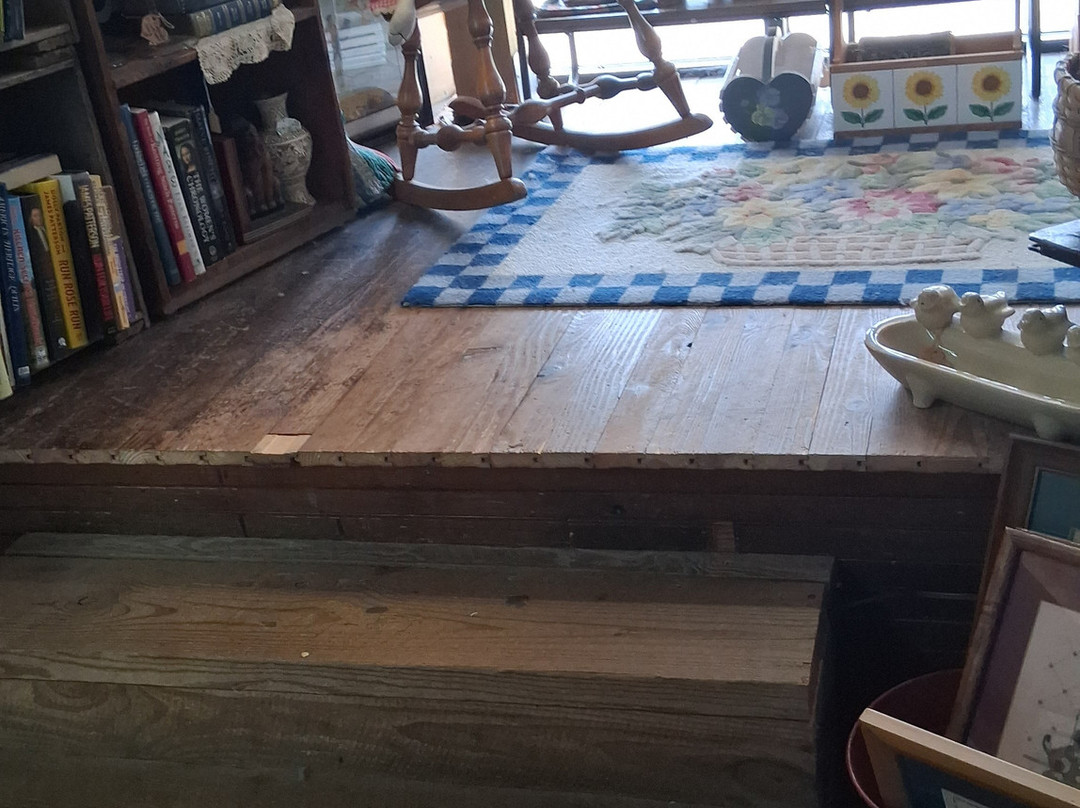 Mayberry Antique Mall-Mount Airy必去景点