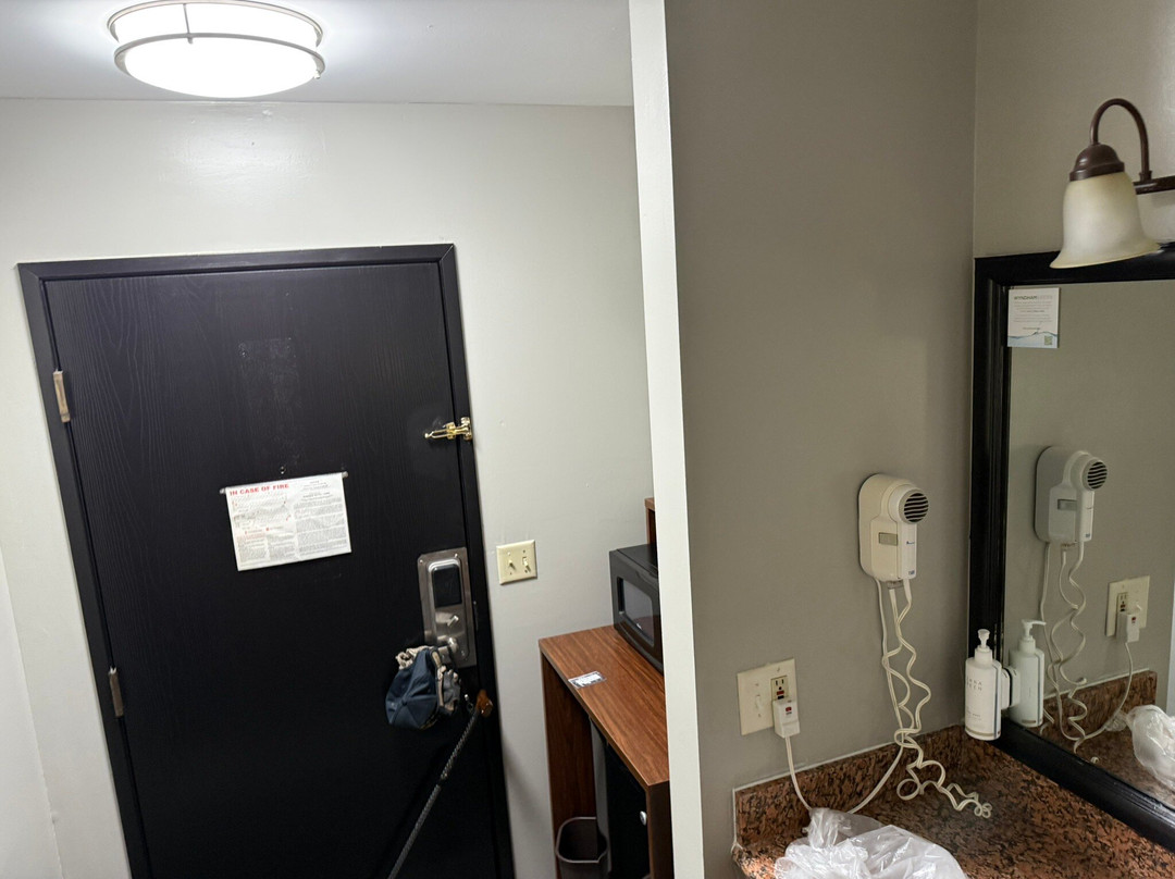 Super 8 by Wyndham Salina I-70主图