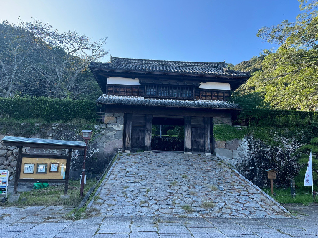 Saiki Castle Sannomaru Yagura Gate-佐伯市必去景点
