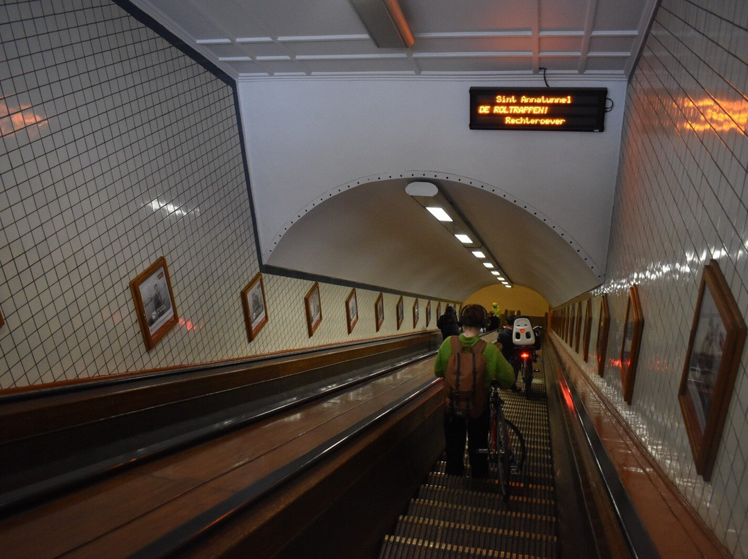 St. Anna's Tunnel / Pedestrians' Tunnel-安特卫普必去景点